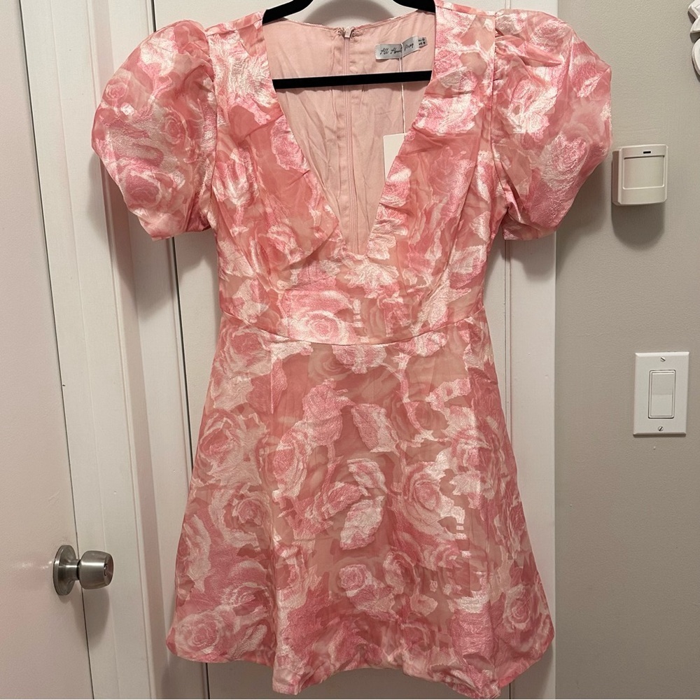 All About May Pink Jacquard Floral Puff Sleeve Plunge V-neck Mini Dress 8 NWT